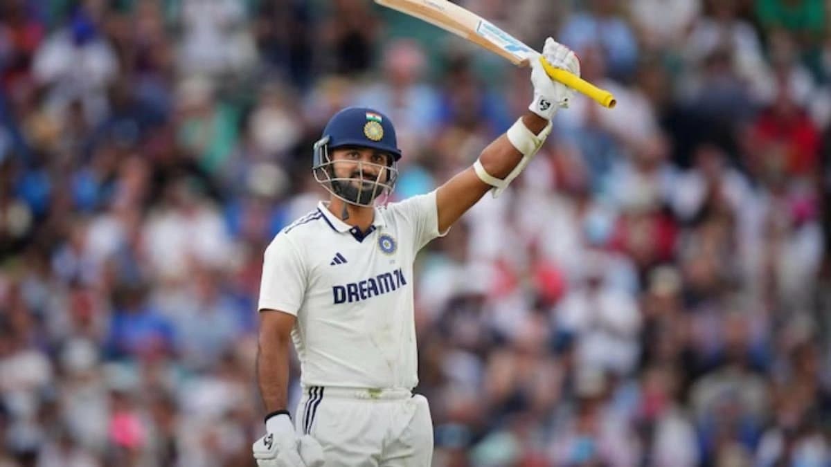 Akash Deep hugs Ben Duckett again at Oval test