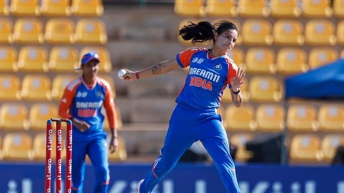 India beat Bangladesh to reach asia cup final