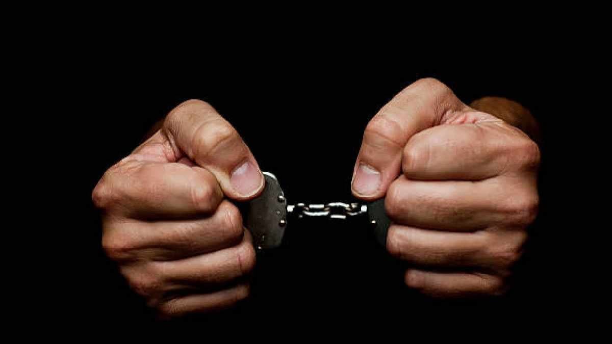 Man built a house worth three crore for his girlfriend with the money from robbery