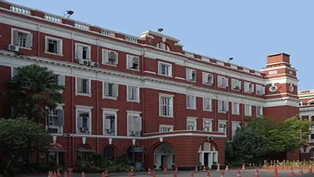 Kolkata Police Issues Show-Cause Notices to Two DCs Following Unrest During Suvendu Adhikaris Nomination Filing in Bhawanipur