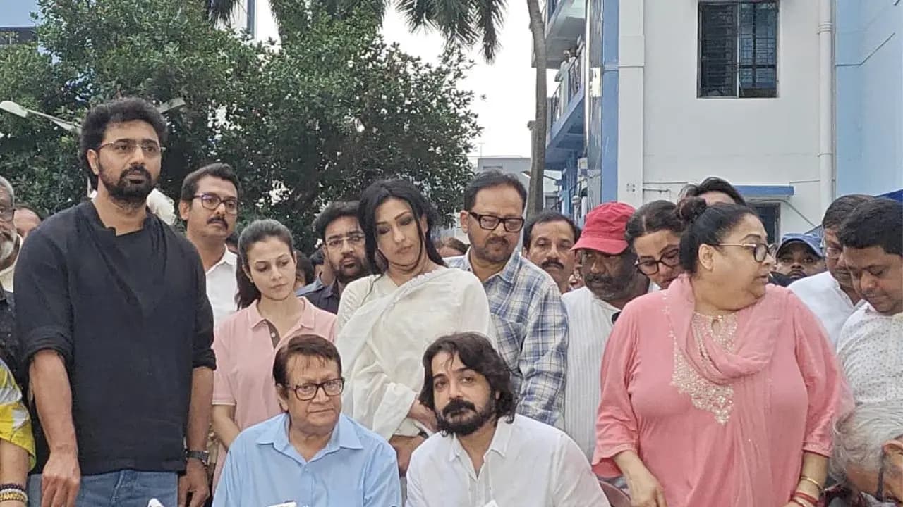 Tollywood meeting update magic moments motion pictures is banned and here is what they discussed about insurance and sop