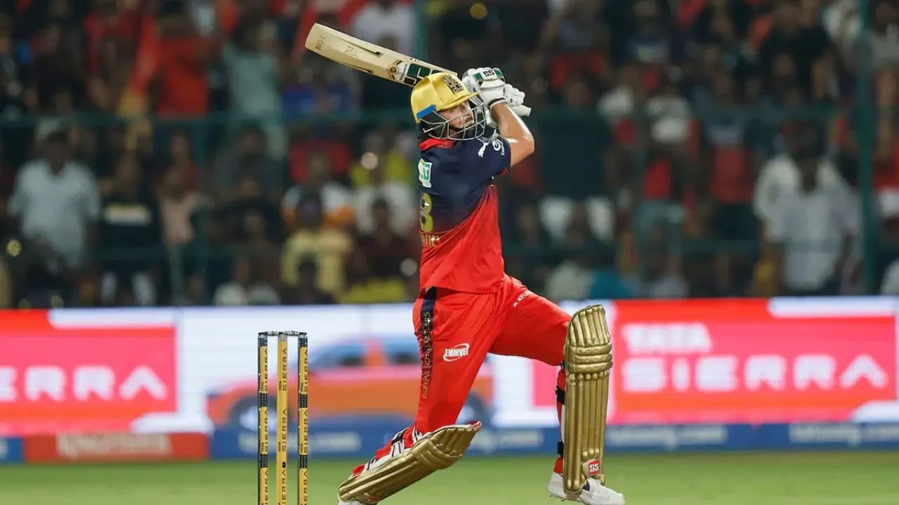 IPL 2026:RCB star Tim Davids brutal hit sailed out of Chinnaswamy But where did the ball disappear
