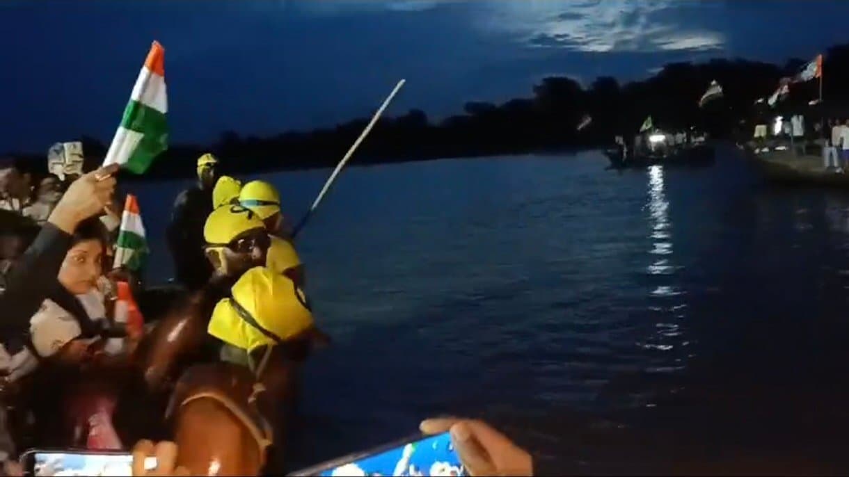 Murshidabad longest swimming competition going on amid crocodile fear gnr