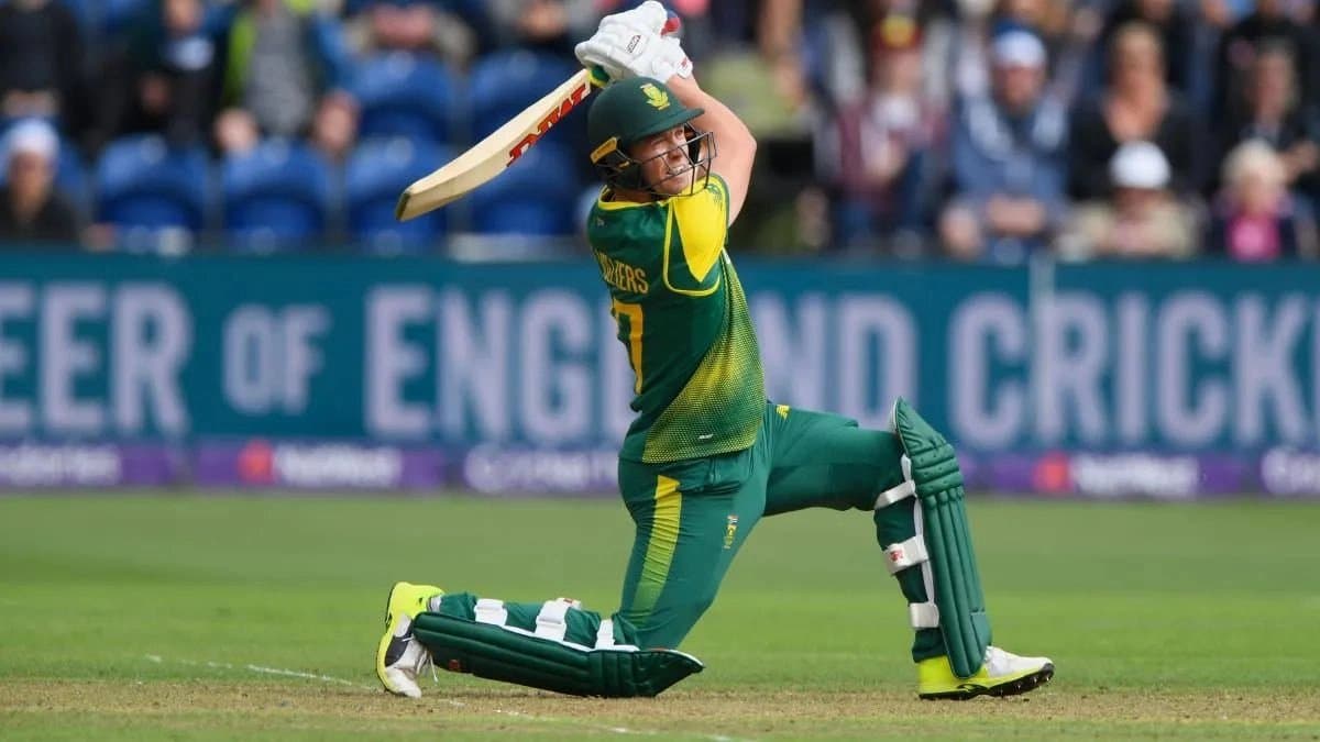 AB de Villiers smashed century in World Championship of Legends final and beat Pakistan