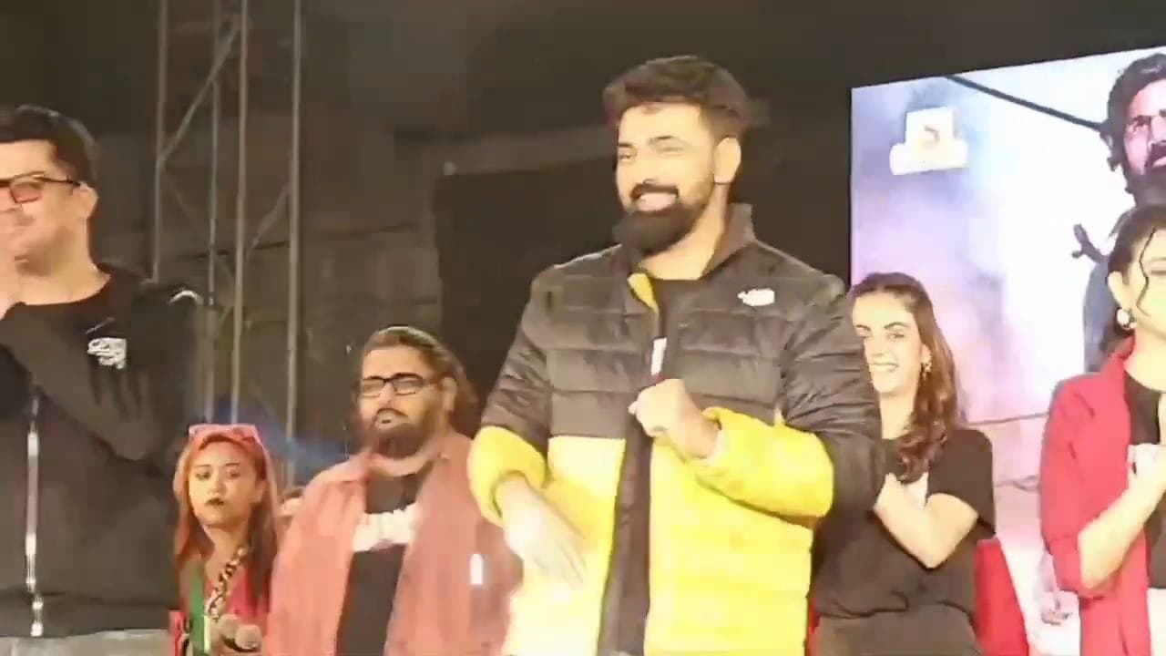 dev went to the khadaan premiere at bardhaman_gnr