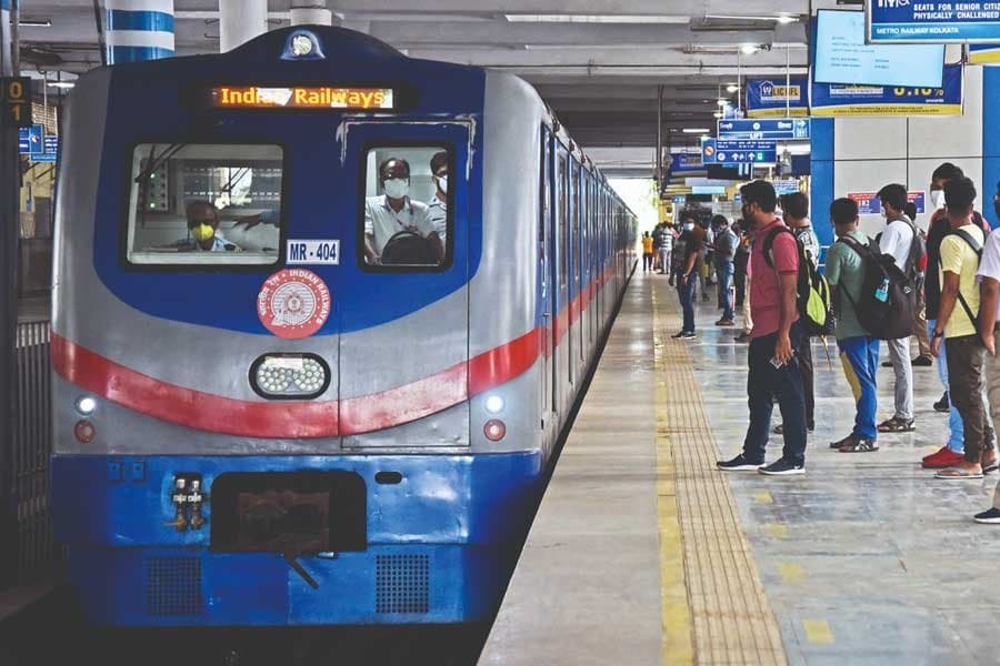 Kolkata Metro service resumes after heavy Rain