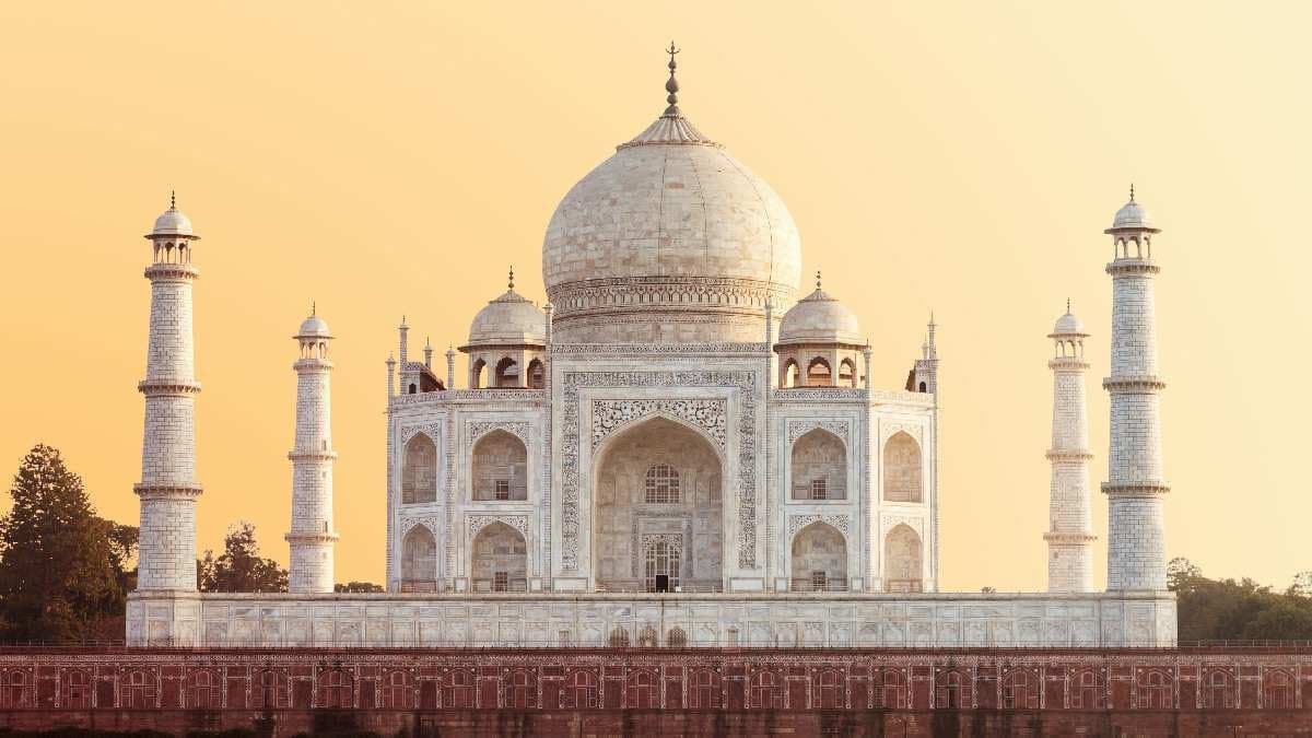 How much would it cost to build the Taj Mahal today