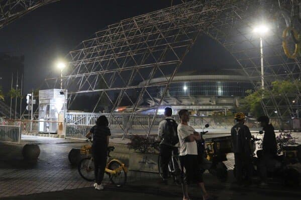35 Killed, Over 40 Injured After Car Runs Over Pedestrians In China gnr