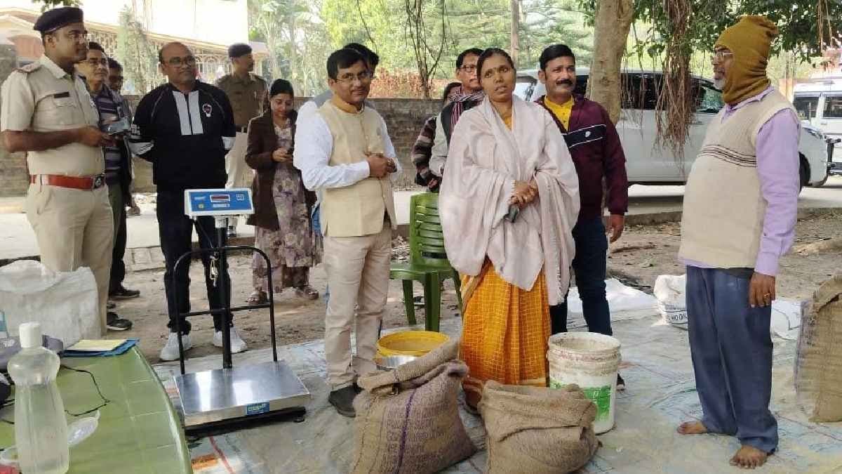 District Collector of Hooghly reached the doorstep of people in remote villages to hear complaints of scarcity gnr