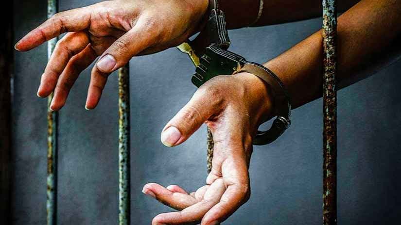 Unknown man found in car police detained gnr