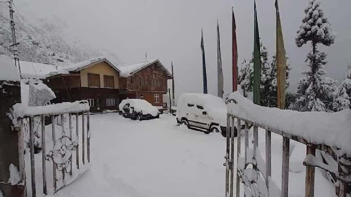 Snowfall in North Sikkim Brings Joyful Vibes Among Tourists