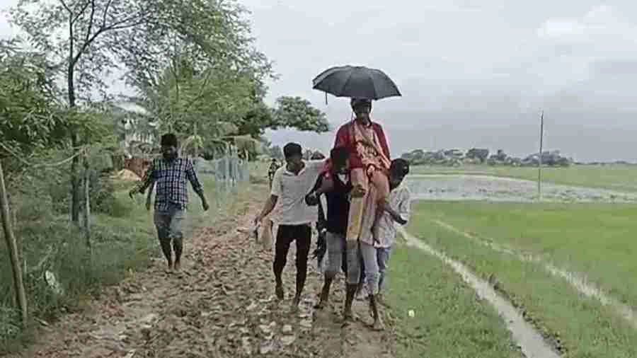 Bride Walks Through Mud Groom Carried On Shoulders In Odisha Village