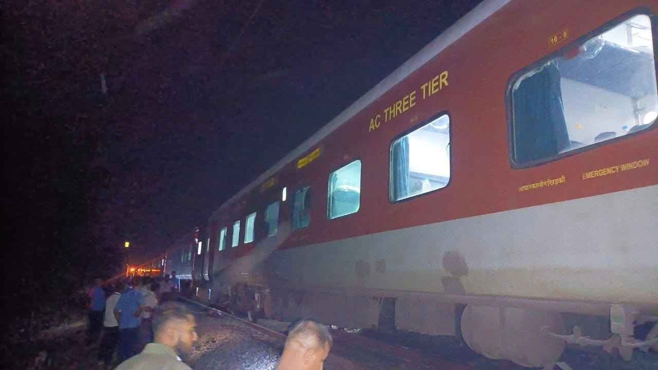 Fire breaks out on Agartala Bengaluru Humsafar Express, no casualties reported gnr