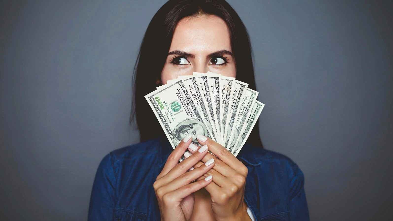 Chinese Woman Wins Rs 1.2 Lakh For Staying Calm Without Her Phone For 8 Hours In Unique Competition gnr