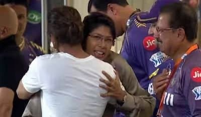 Sharukh khan steals the show again at eden gardens