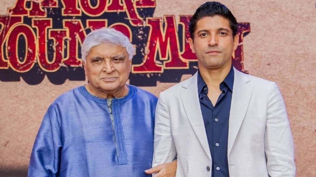 Javed Akhtar says he makes an appointment with his son farhan akhtar 5 days before seeing him ENT
