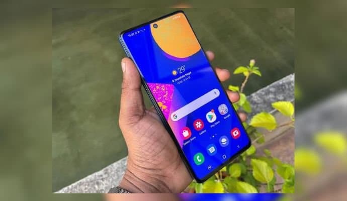 center has seized about seven lakh fake mobiles