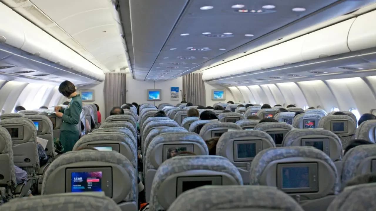 Seat Divorce Trend: Why Couples Are Choosing Separate Aircraft Seats During Air Travel