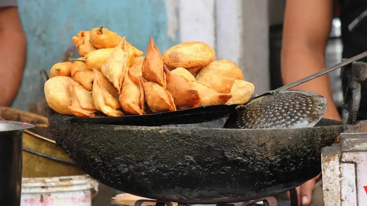 Man Bites Off Owners Finger Over Payment Dispute At Mumbai Samosa Joint