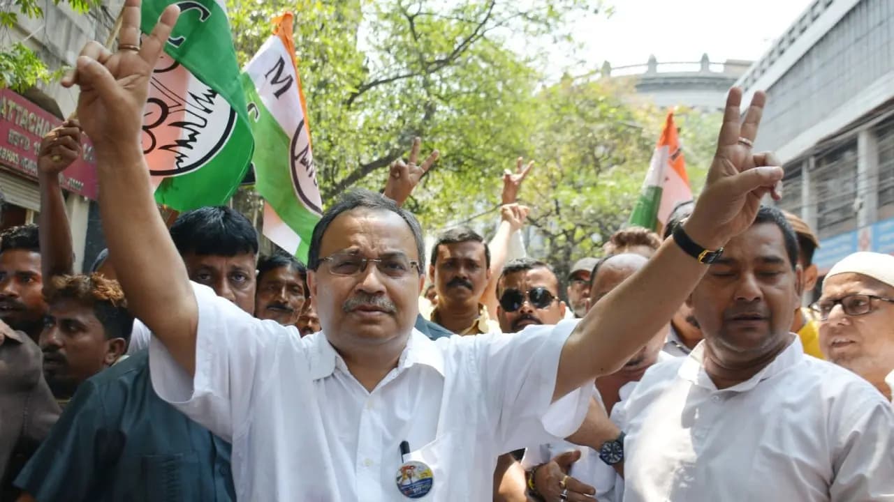 Why Kunal Ghosh ordered TMC workers of Beleghata to stick CPM poster in his area