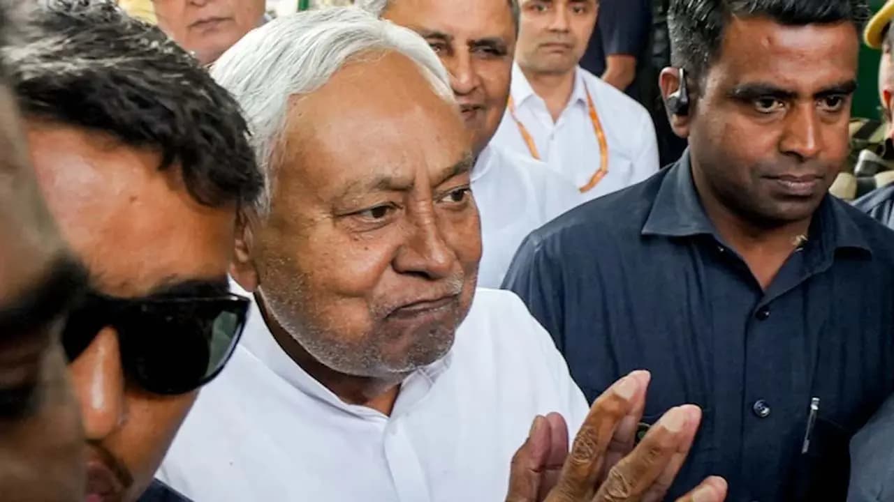 Nitish Kumars belongings moved out of CMs house