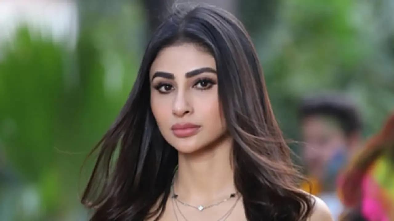 mouni roy pregnancy rumours