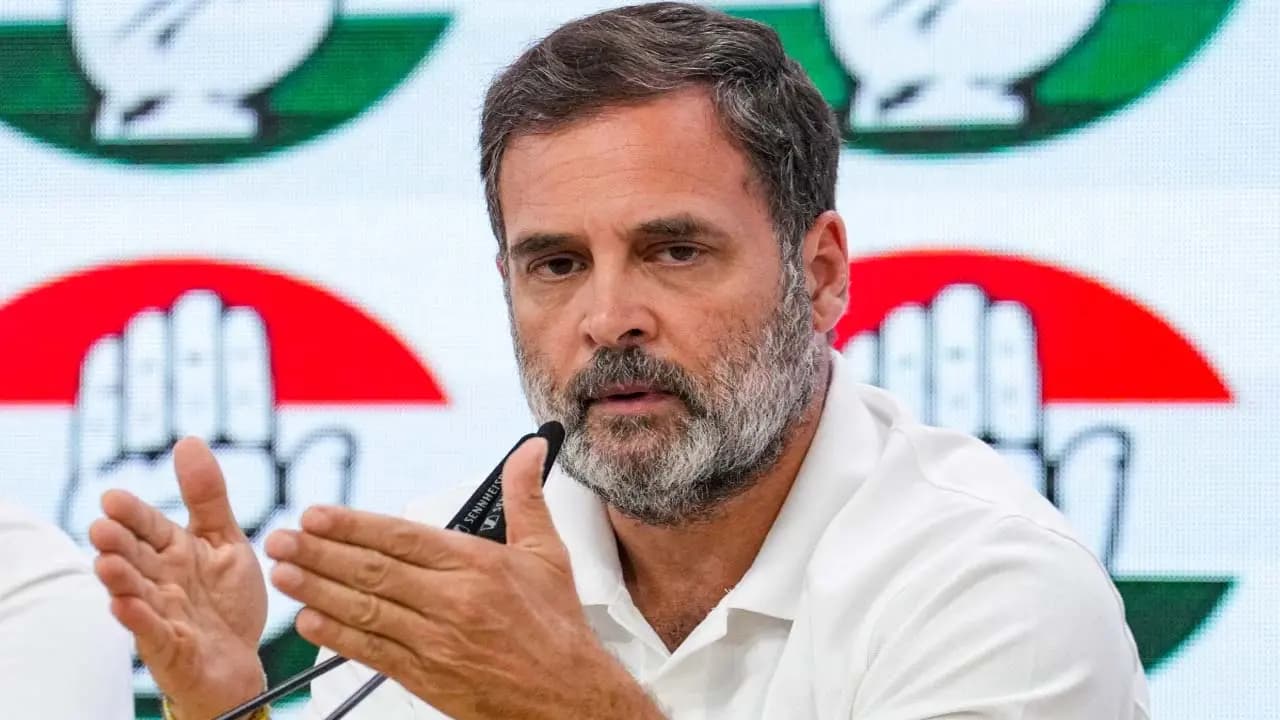 Congress may remove Rahul Gandhi as he is not winning says Devendra Fadnavis