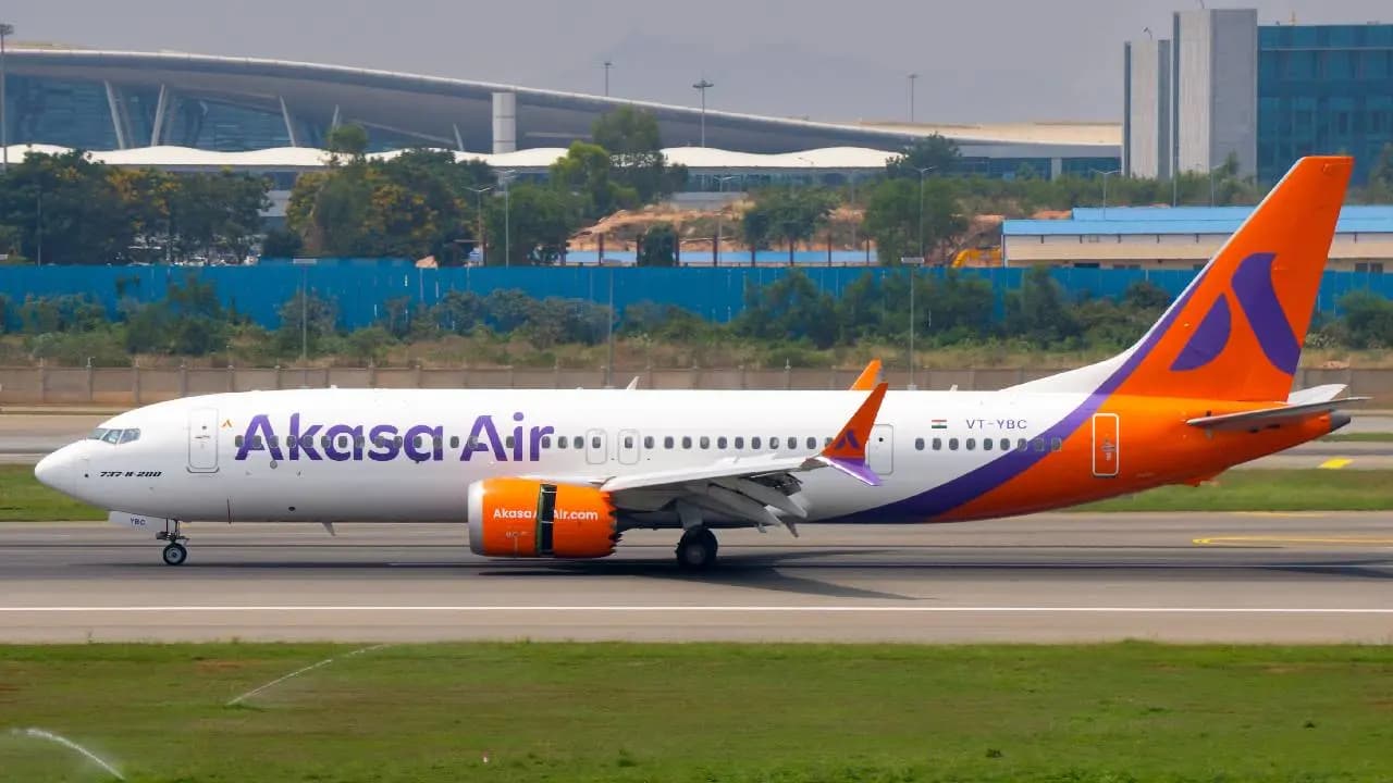 SpiceJet Plane Winglet Breaks Gets Stuck In Akasa Jet It Hit In Delhi