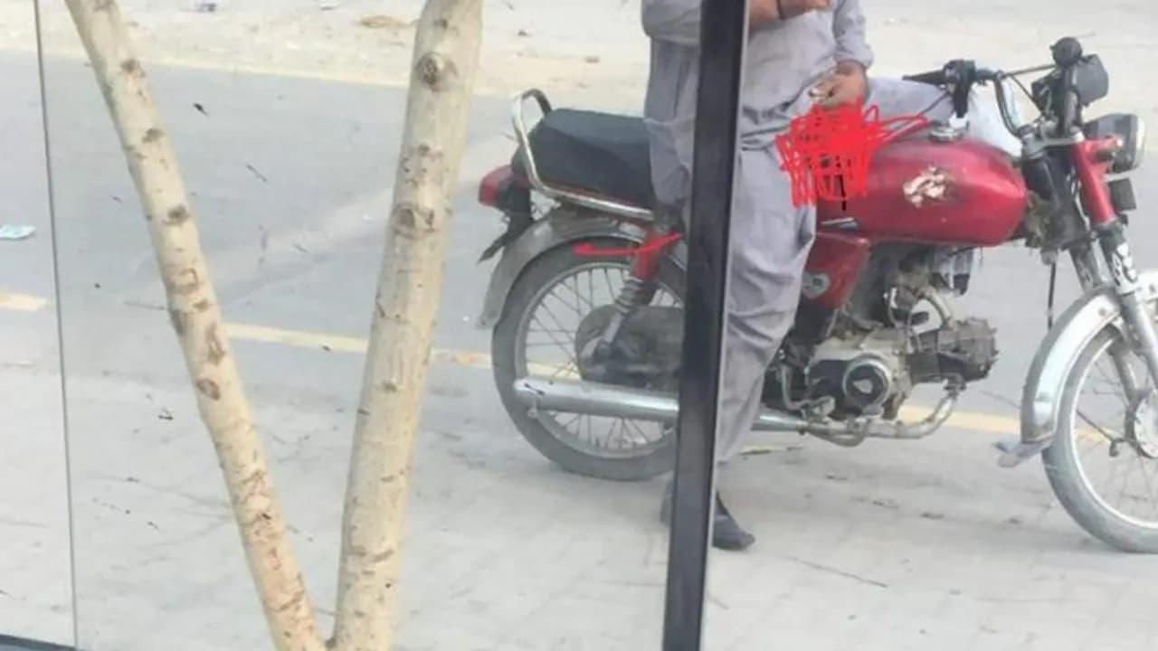 Pak man masturbates in open road