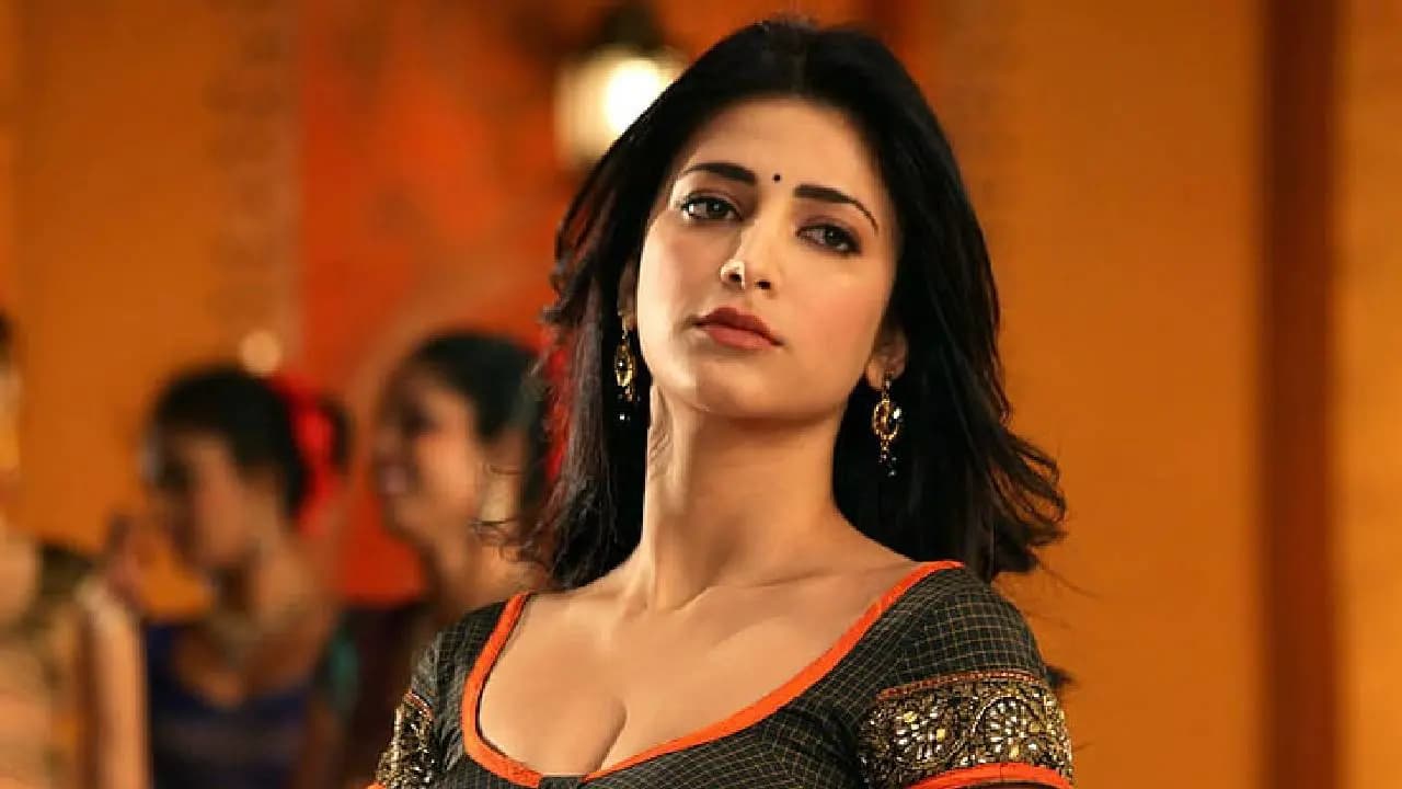 Actress Shruti Haasan slams paparazzi for Mumma remark