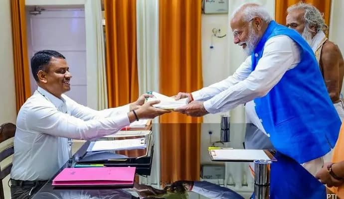 PM Modi Declares Assets Worth 3.02 Crore