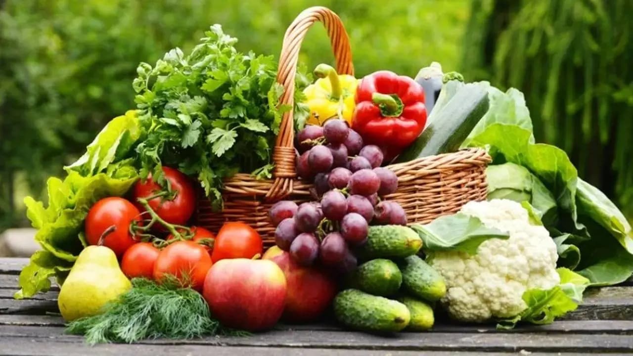 How to Keep Fruits and Vegetables Fresh Longer: Best Storage Tips for Indian Kitchens