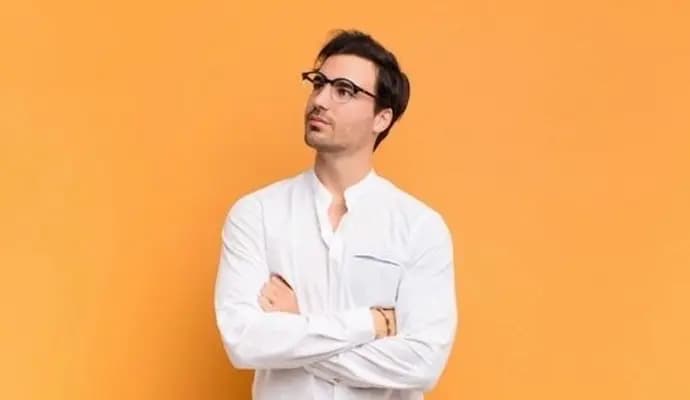 Personality Test: The way you cross your arms reveals your true personality test! LYF