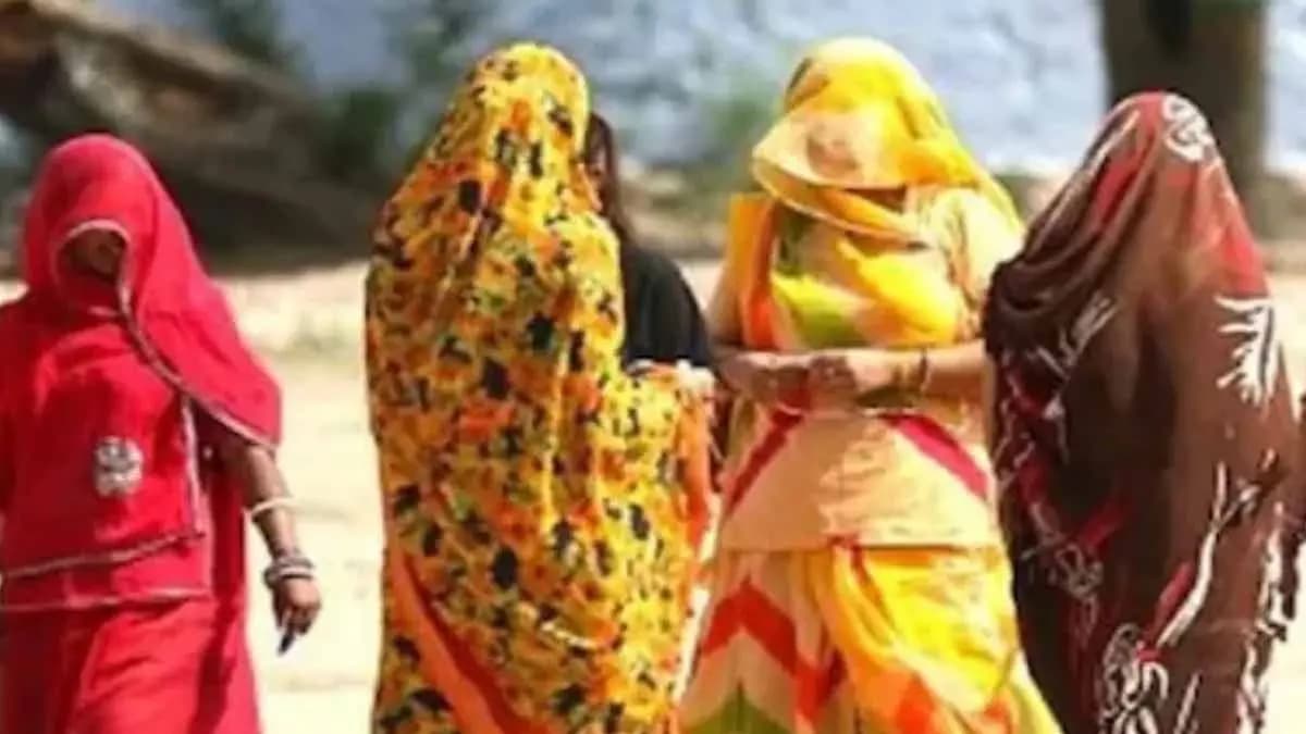 সূত্রের খবর, এই প্রথা অনুযায়ী এই গ্রামে দরিদ্র পরিবারের মহিলাদের রীতিমতো খোলা বাজারে নিলামে তোলা হয়। নারী ভাড়া নিতে দূরদূরান্ত থেকে সেই বাজারে আসেন আর্থিকভাবে সচ্ছল পুরুষরা।