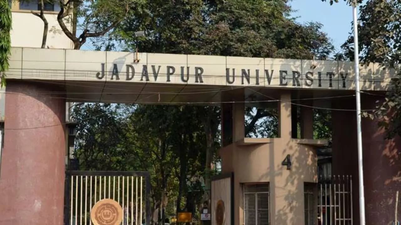 Jadavpur University will Honor Alumni with Distinguished alumni award from this year