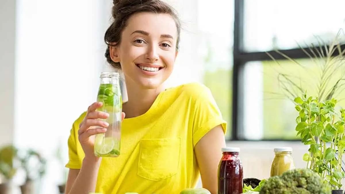 This home made natural detox water can improve your hormonal problems and make your guts health strong