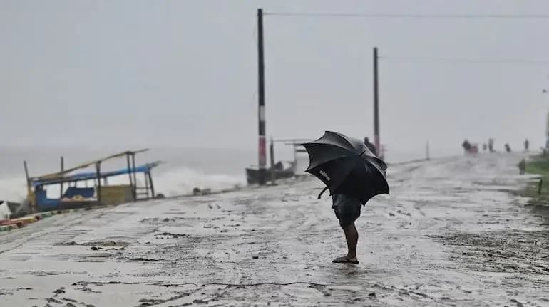 Cyclone Remal Devastates Bangladesh, 10 Killed