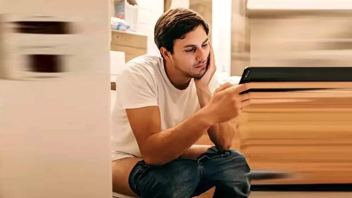Using your phone at toilet can bring negetive vibes of Mercury on your life