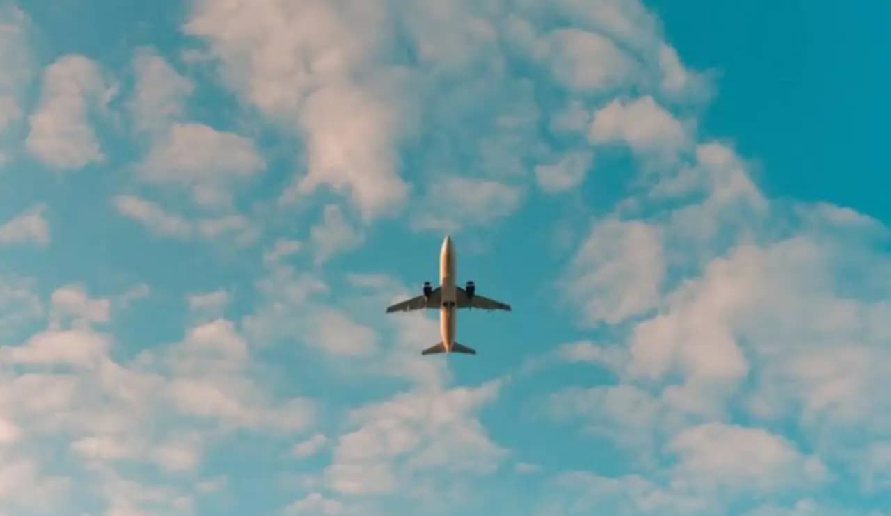 Planes are getting problems when flying over middle East
