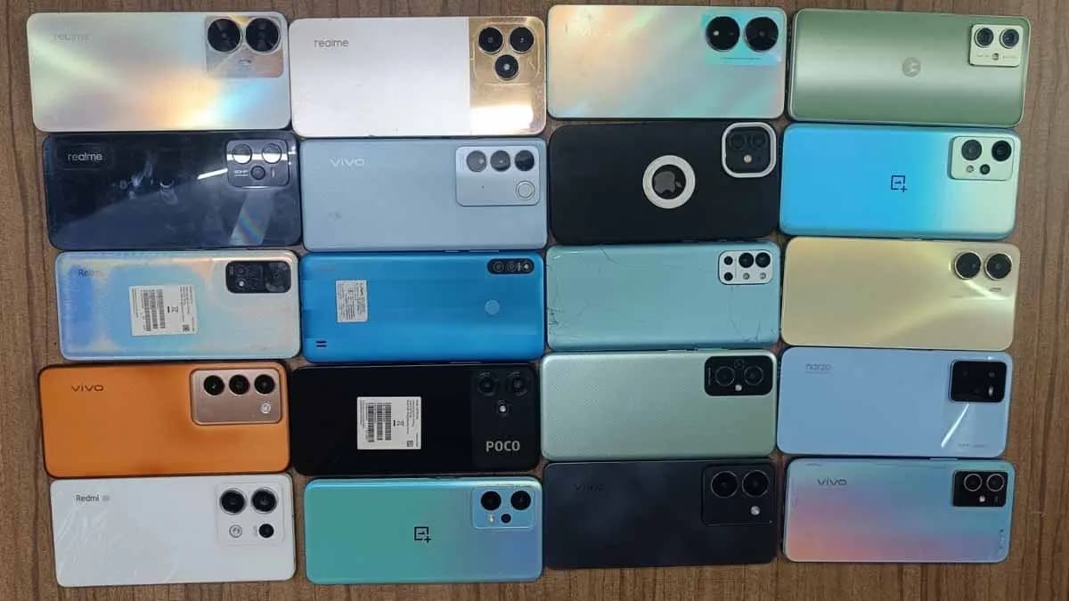 Police seized lots of mobile phone in murshidabad_gnr