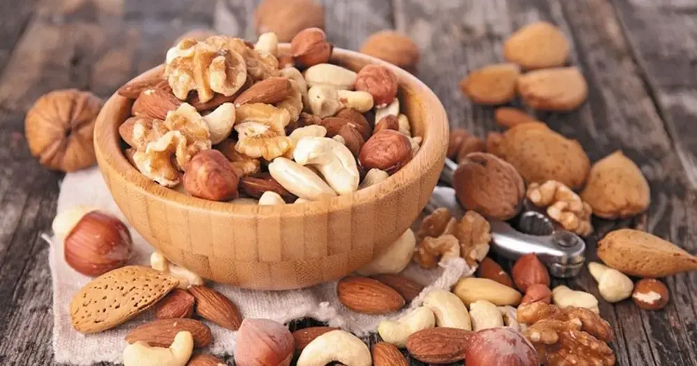 what are the amount of nuts one should have everyday lif