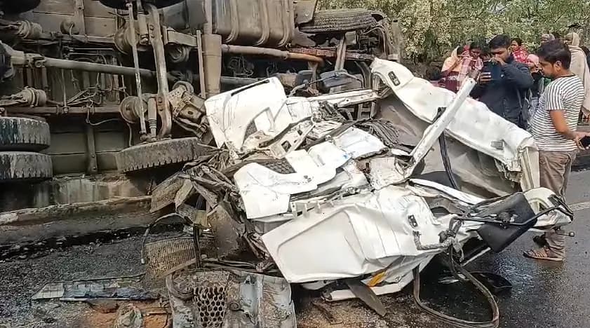 Two killed in murshidabad road accident