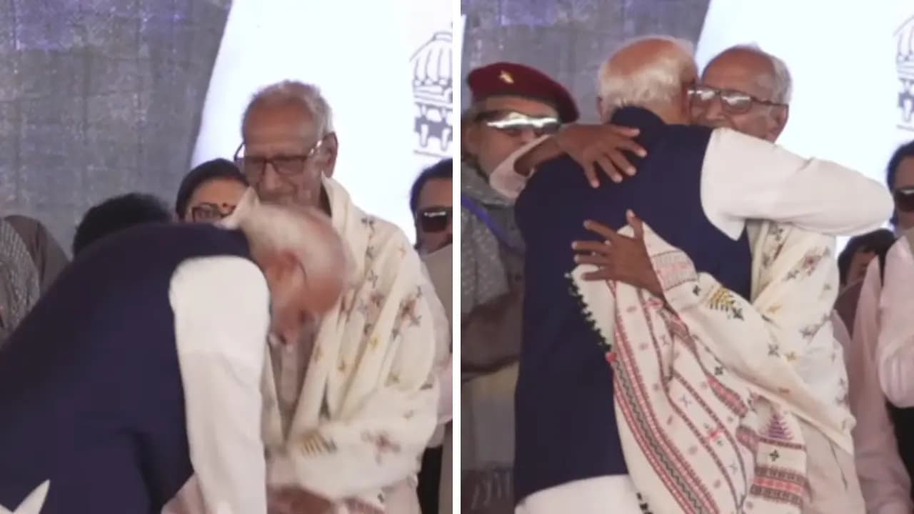 Who is the 97 years old BJP worker Makhanlal Sarkar whose feet PRM Narendra Modi touched
