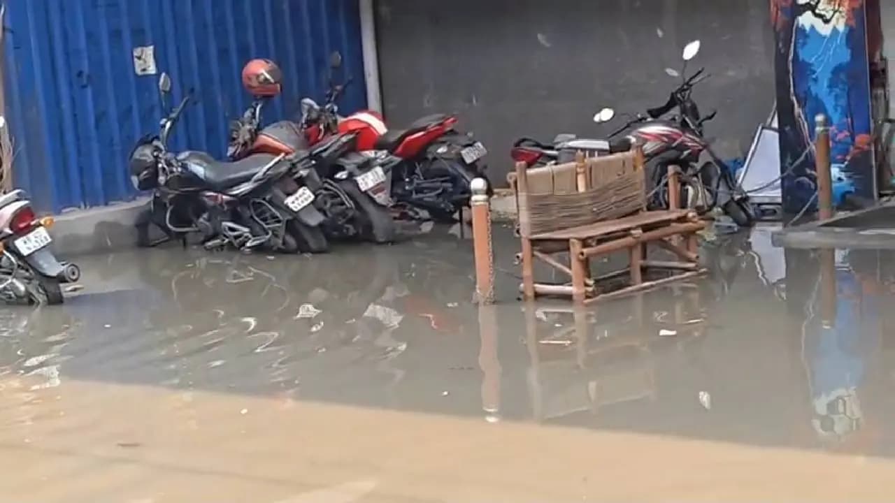 Water Logged On Road Amid Hot n Humid weather in Locality in West Burdwan