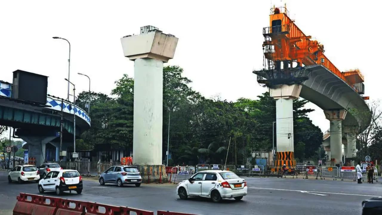 Chingrighata Road Diversion: Kolkata Police will divert traffics in EM Bypass due to metro work