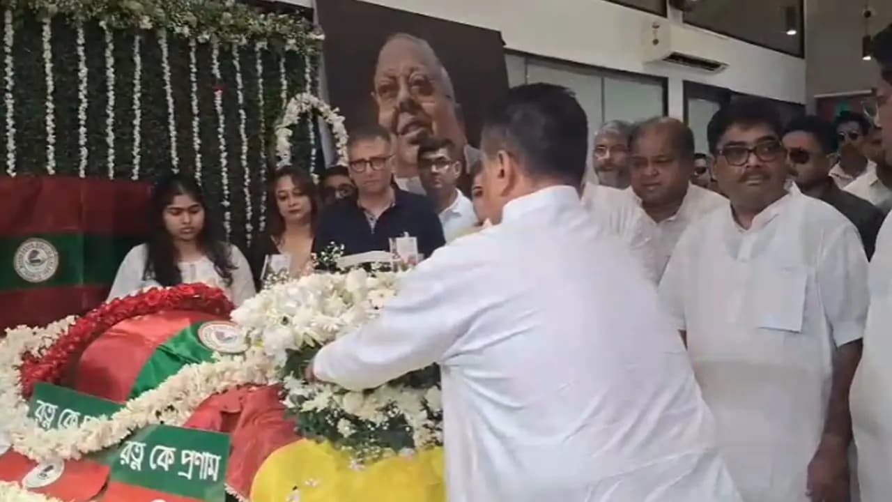 Chief Minister Suvendu Adhikari pays homage to former Mohun Bagan president Tutu Bose