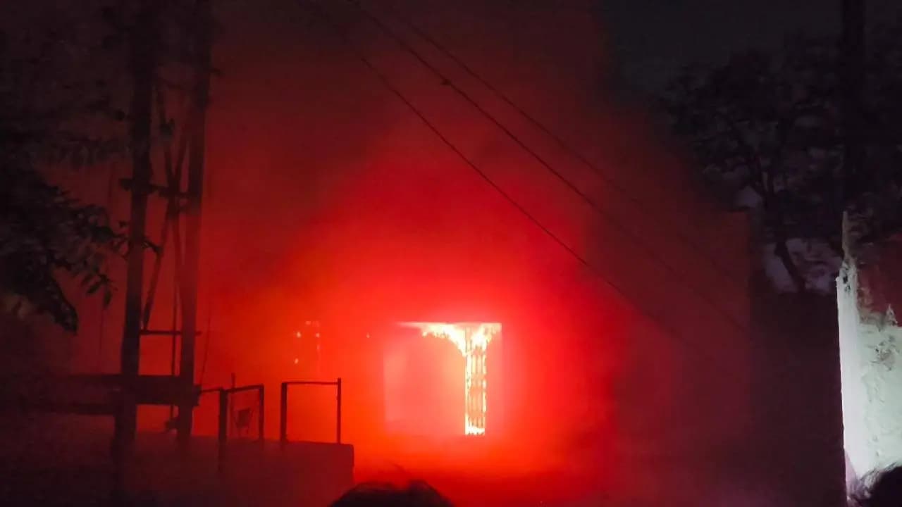 Massive Fire Breaks Out at Nationalised Bank in Durgapur