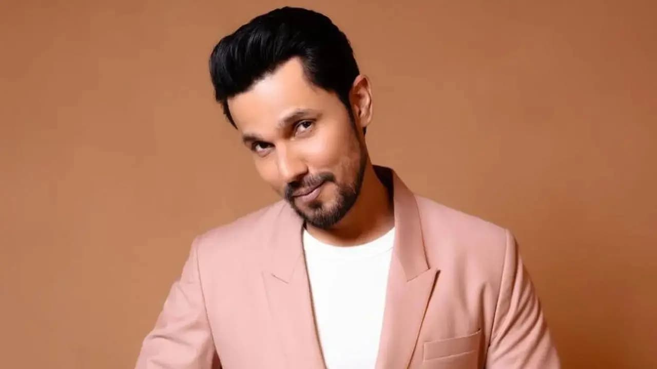 Randeep Hooda Suspects Intentional PR for Set Leaks pictures