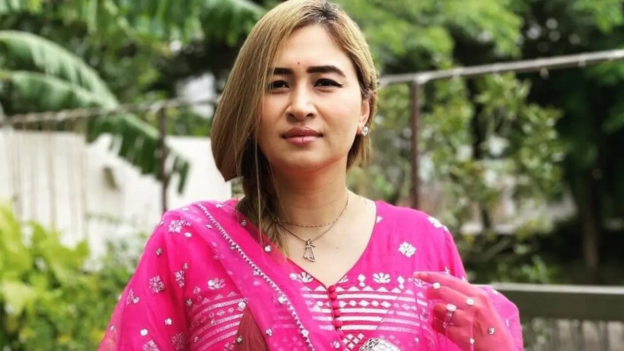 Badminton star jwala gutta donates her breast milk