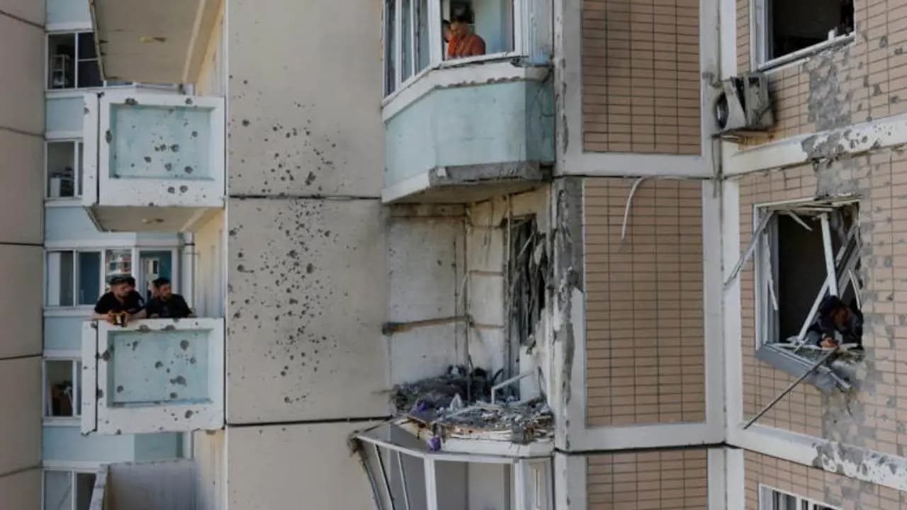 Ukraine Launches 500 Drone Attacks Near Moscow